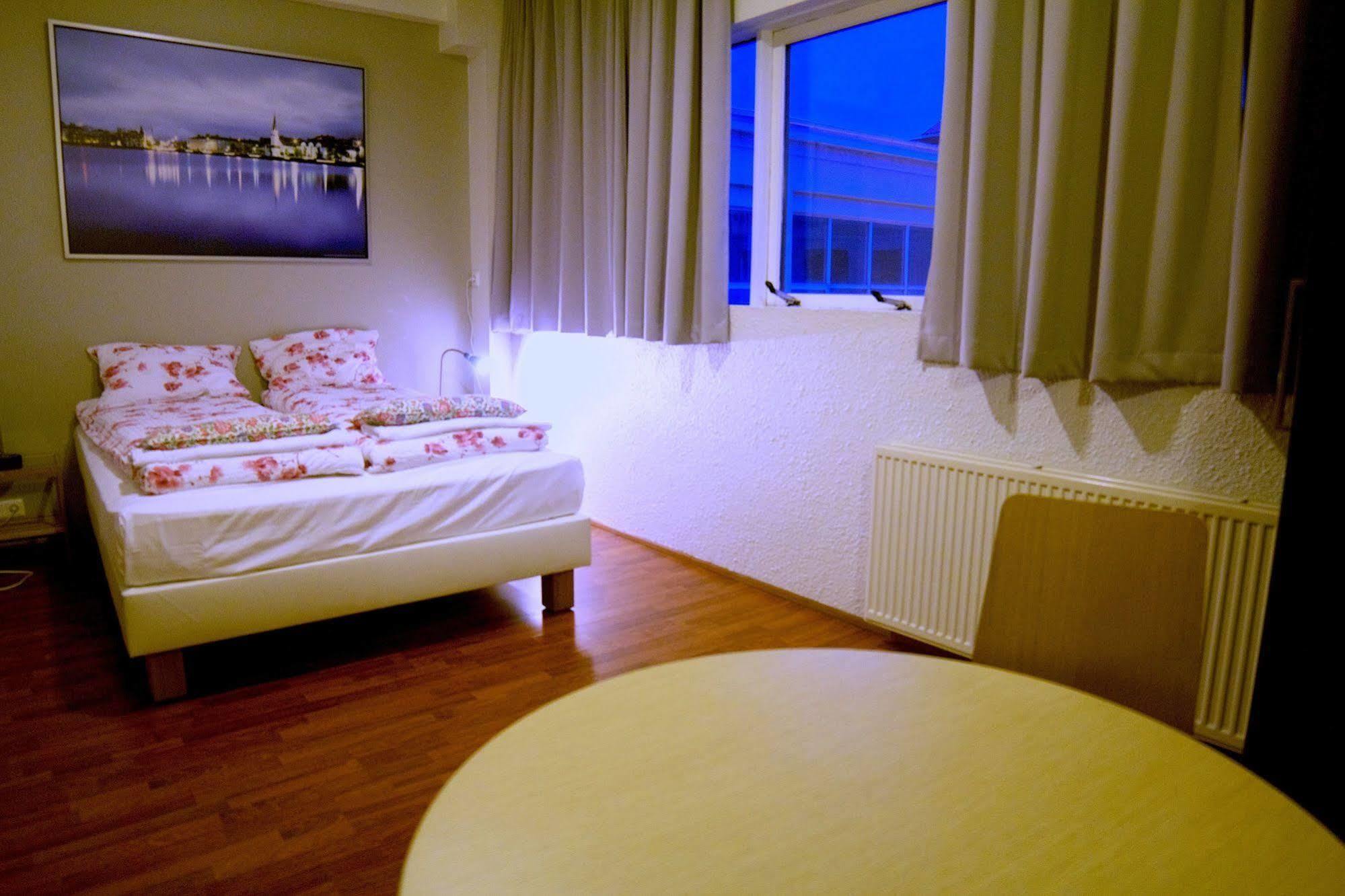Atlantic Apartments And Rooms Reykjavík Buitenkant foto